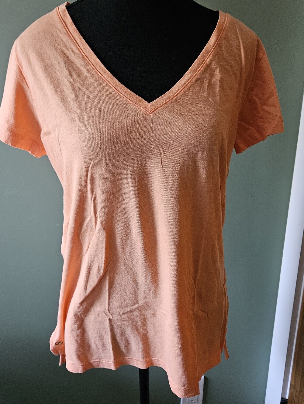 Lilly Pulitzer Peach V-Neck Short Sleeve Tee
